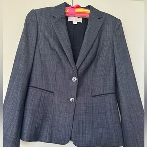 Blazer New without tag. Never worn Size 2 Hugo Boss